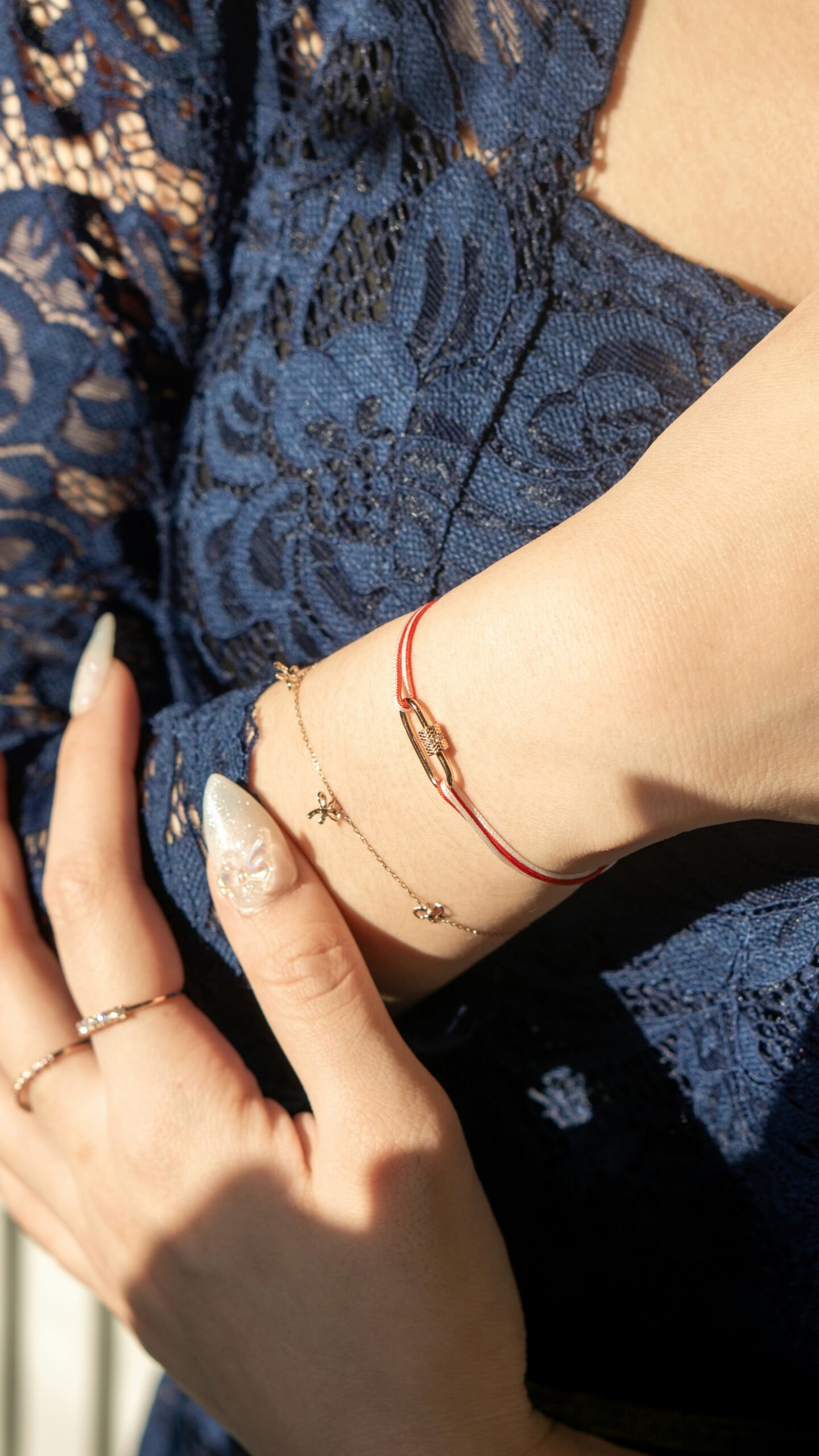 Solitaire Cord bracelet for women