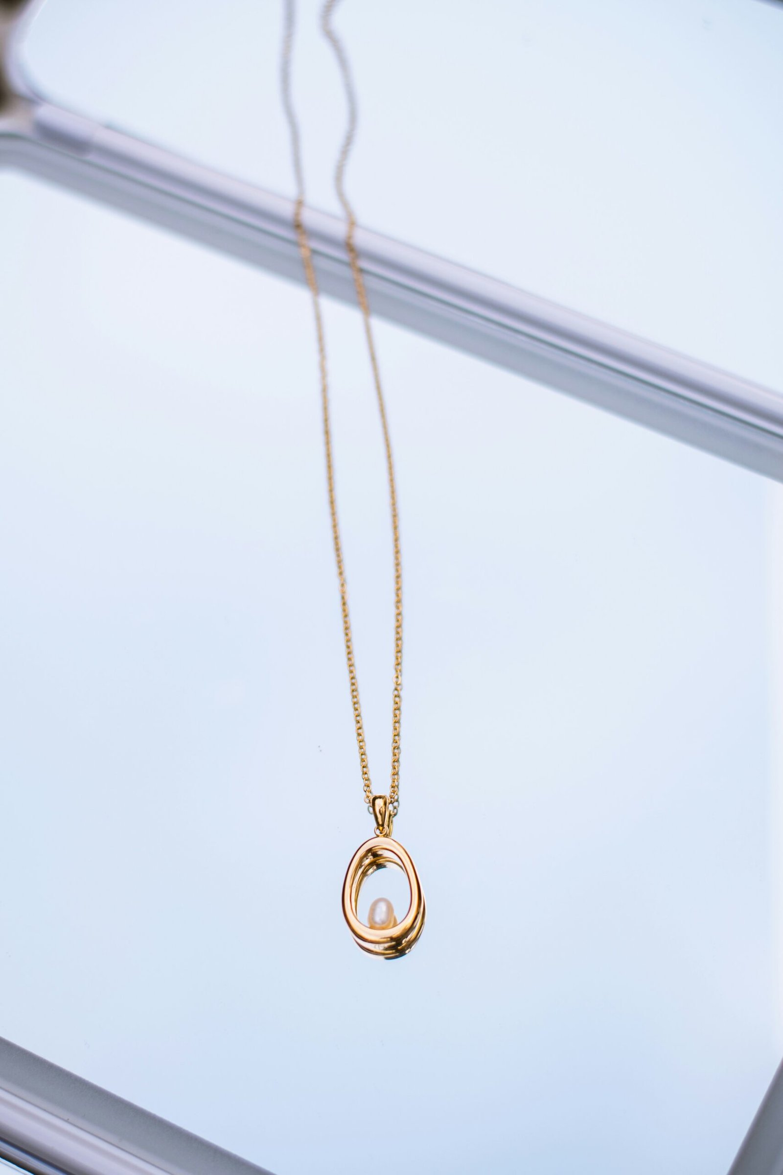 Tapered Pearl Pendant for women
