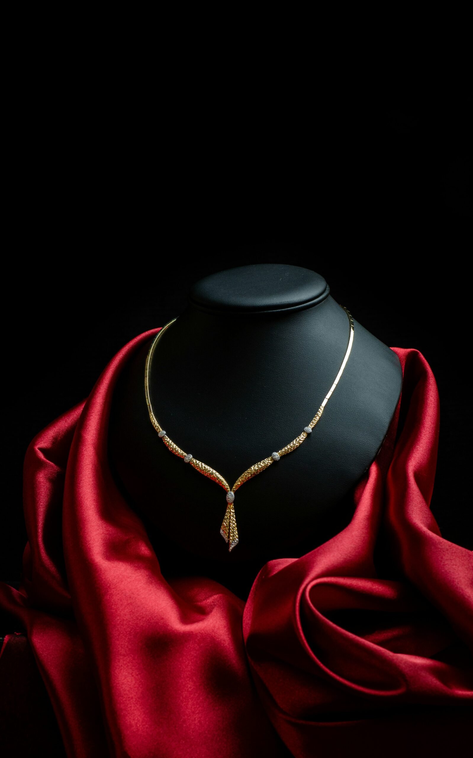 diamond influenced necklace for women