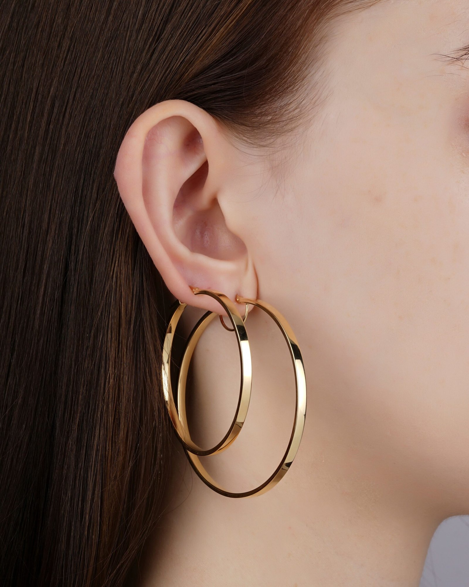 Classic Huggies earring for women